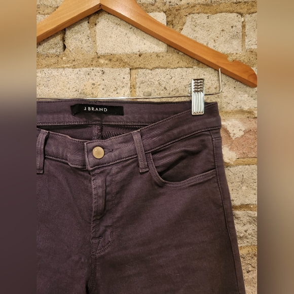 J Brand distressed jeans. Grey. Size 27. - Picture 5 of 6